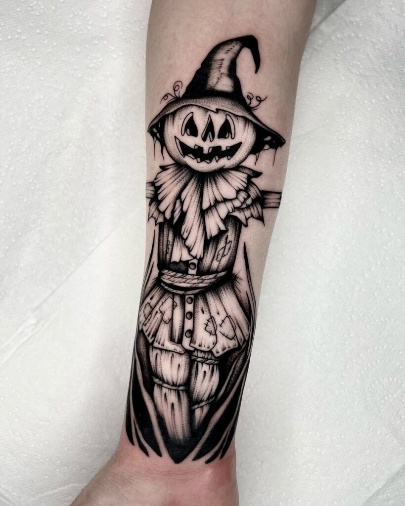 Tatuaje de espantapájaros calabaza