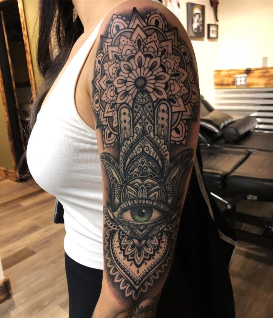 Manicotto Hamsa Hand Mandala