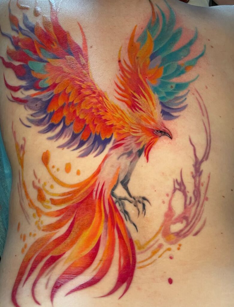 Tatuagem colorida para as costas da Fénix