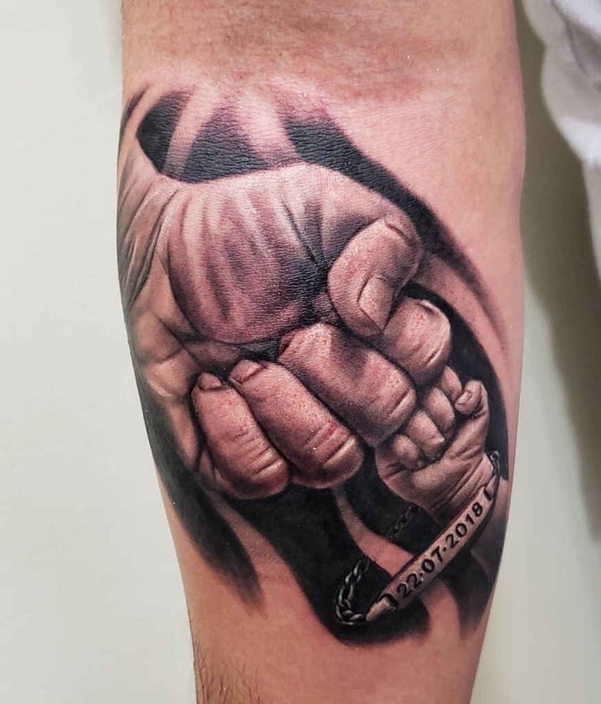 Tatuaje de un chichón en el puño