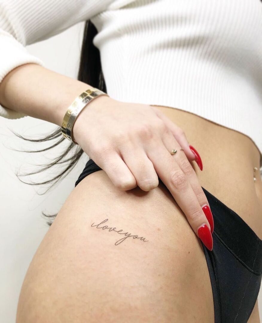 24 Incredible Hip Tattoo Designs You'll Want To Ink Instantly