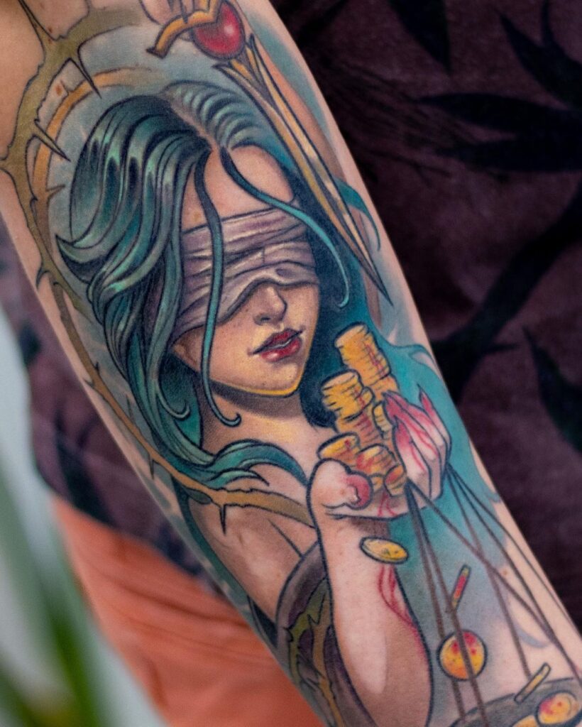 Tatuaggio della dea Themis