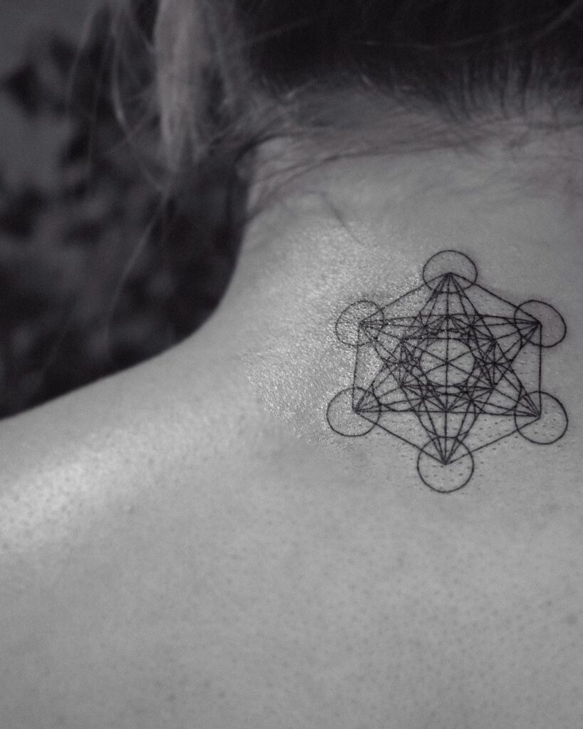 Tatuagem do cubo de Metatron