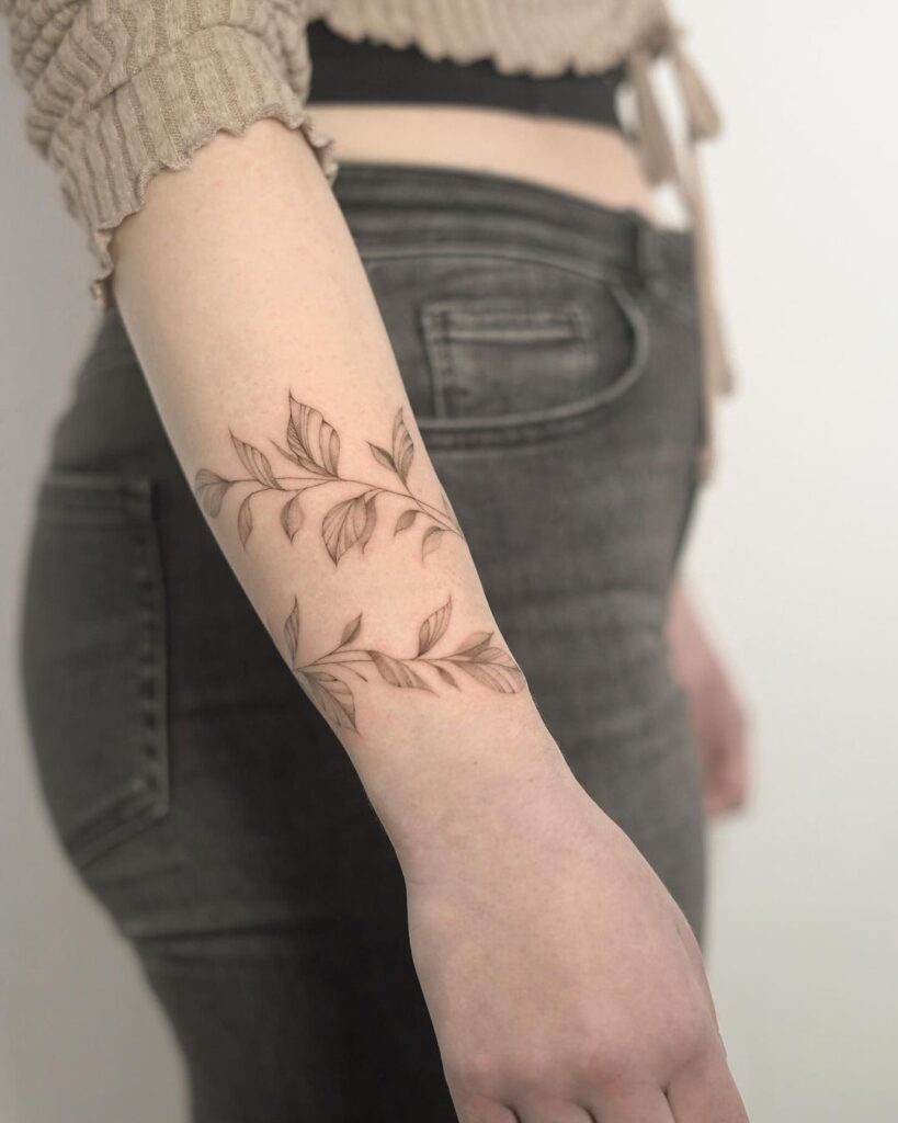 Tatuaggio di classe con la vite