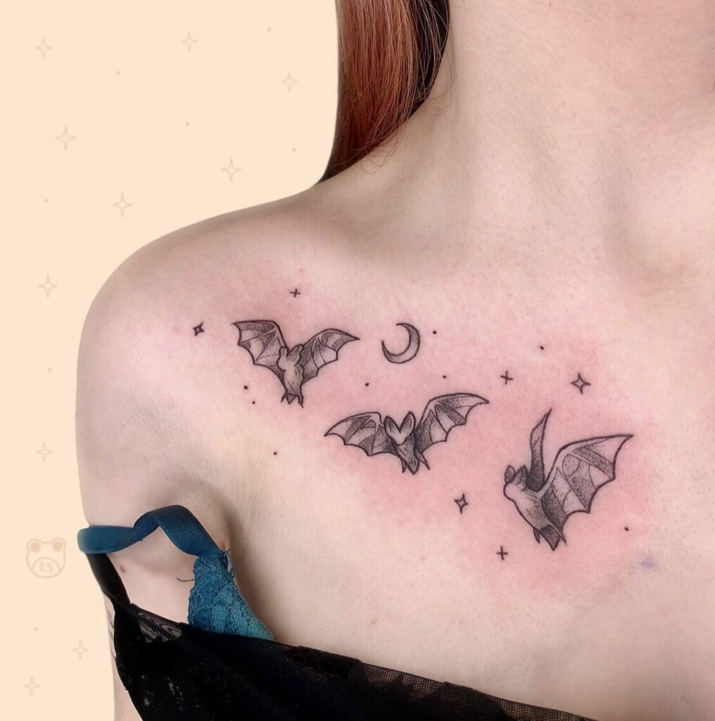 Tatuaggio con tre pipistrelli