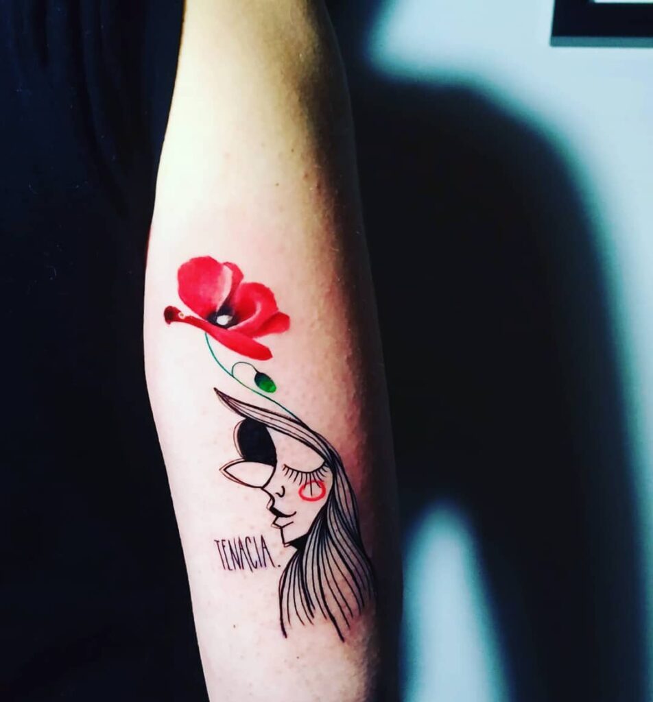 Tatuagem surrealista tenaz