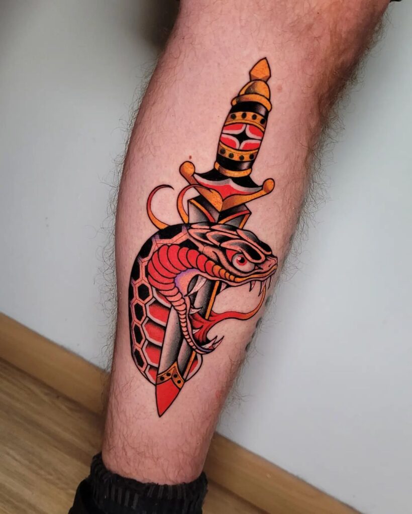 Tatuagem tradicional da vara de Esculápio