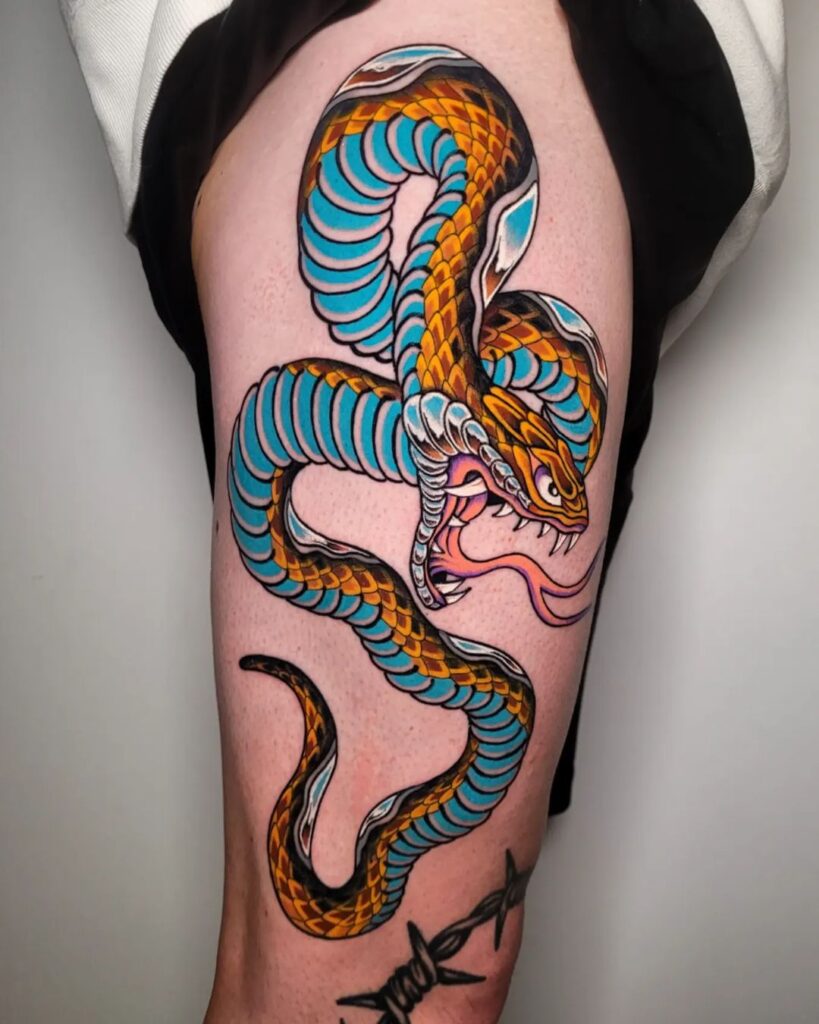 Tatuaje tradicional de serpiente