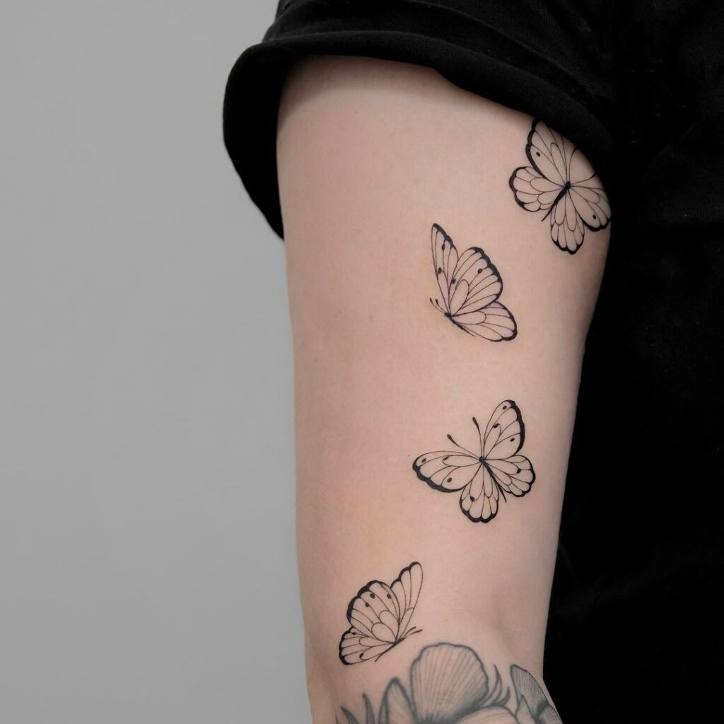 Tatuaggio con farfalle