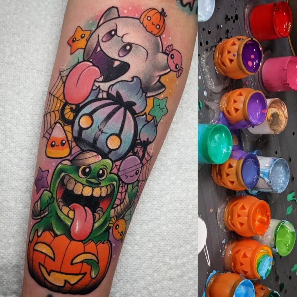 Tatuagem assustadora colorida e gira