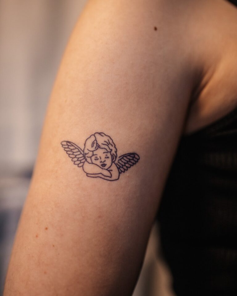 Tatuagem de anjo bonita