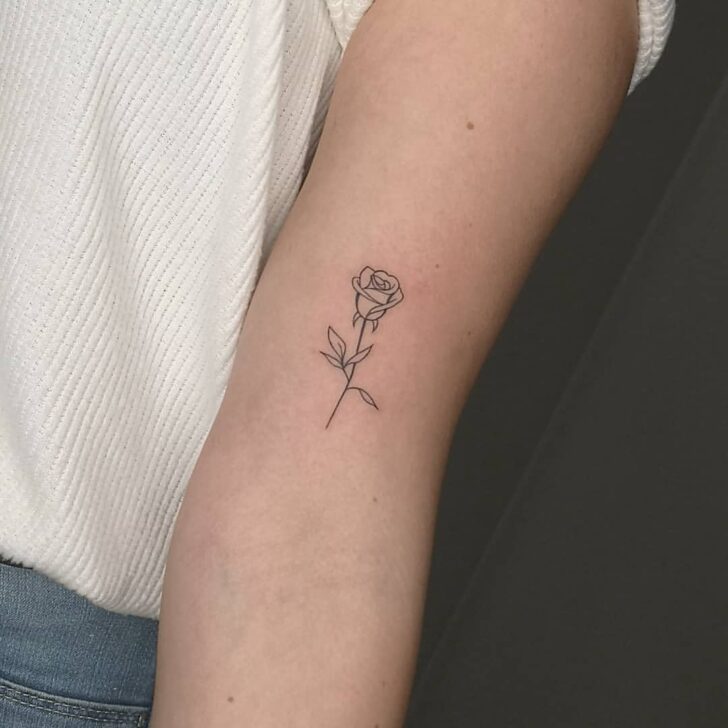 Tatuaje de una rosa delicada