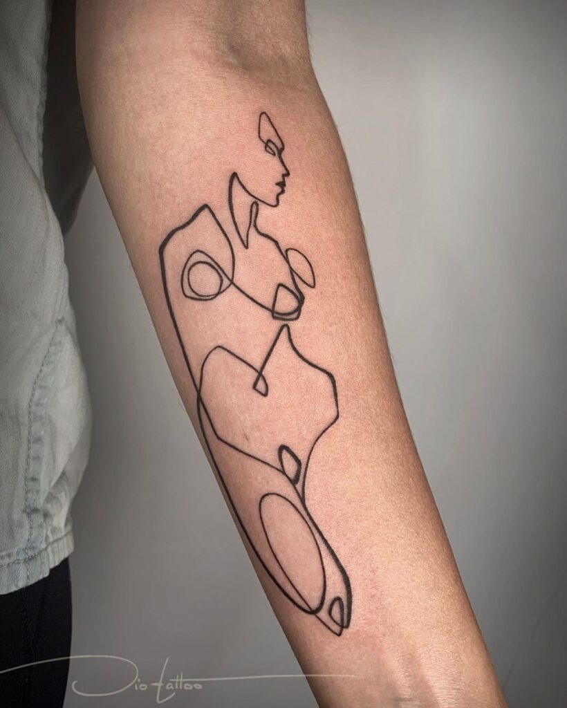  Tatuagem minimalista elegante