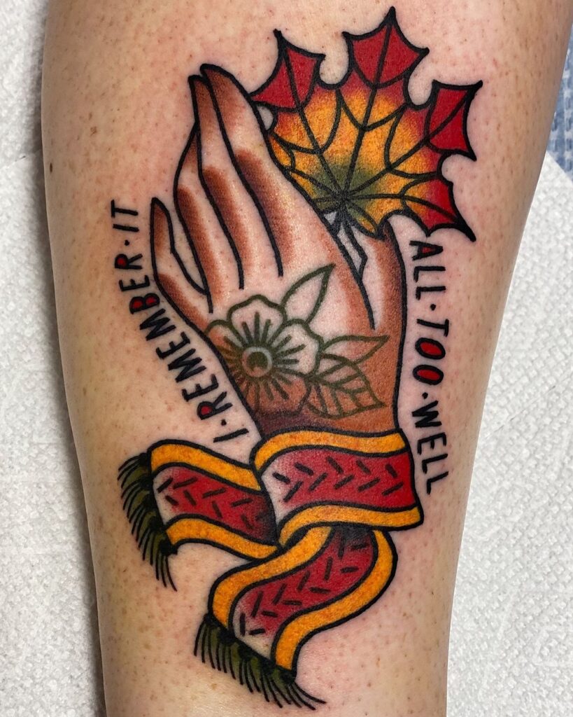 Tatuaje tradicional de hojas de otoño