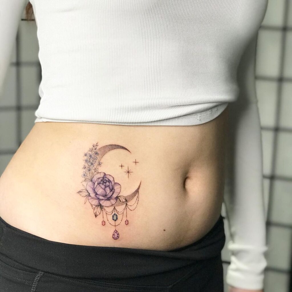 Tatuaggio floreale della luna