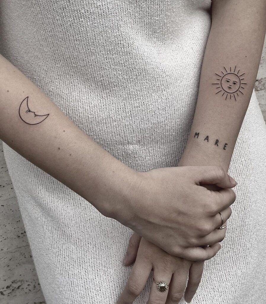 La Luna, Il Sole E Il Mare Pequeño tatuaje italiano