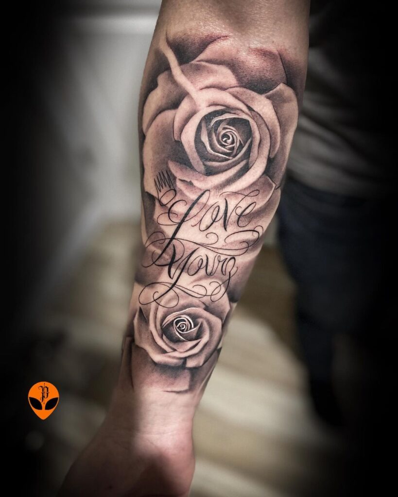 Tatuagem de manga "Love Yourz And Roses