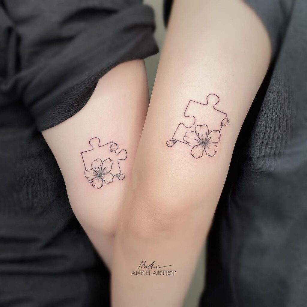 Tatuaje de piezas de puzzle iguales