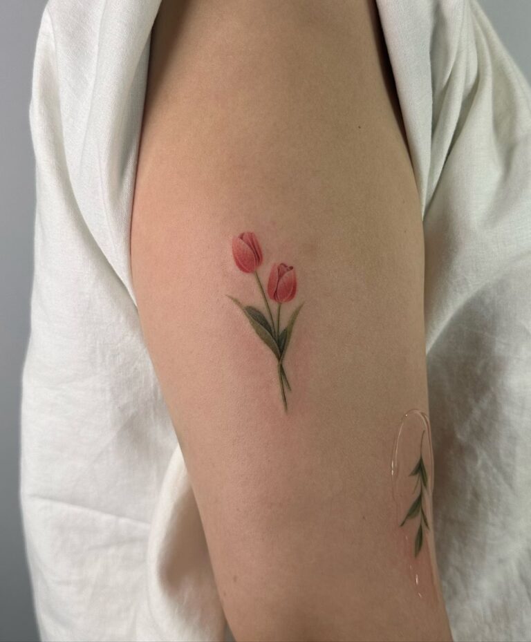 Tatuagem de mini-flor