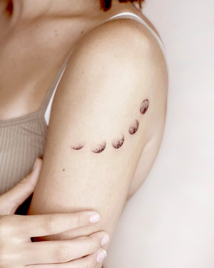 Tatuagem das fases da lua