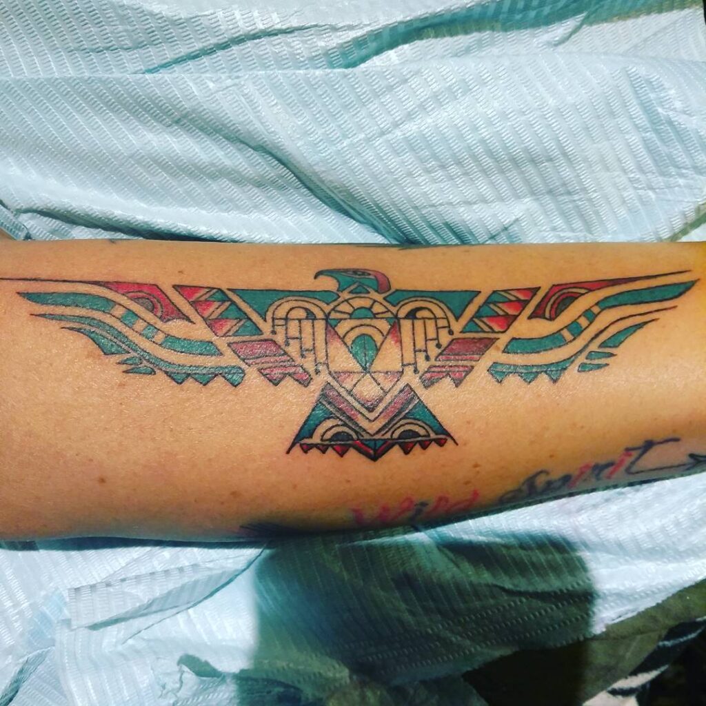 Tatuagem de águia nativa