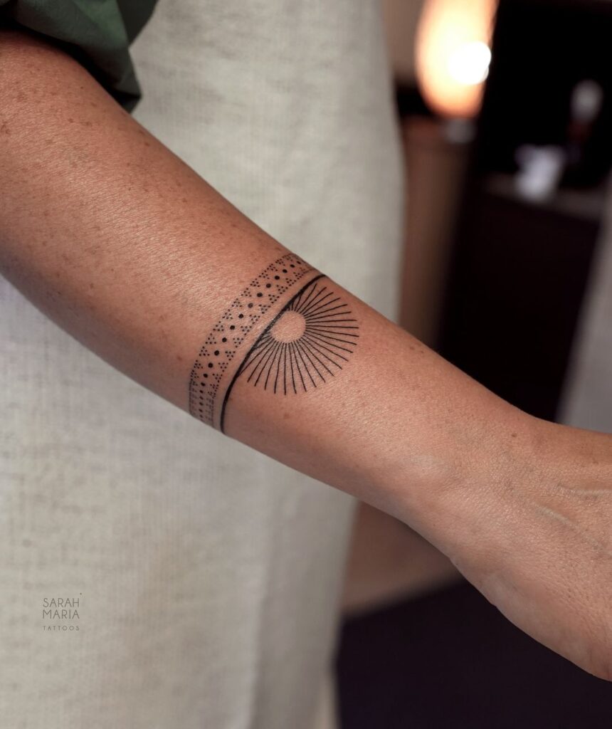 Tatuagem de pulseira ornamental