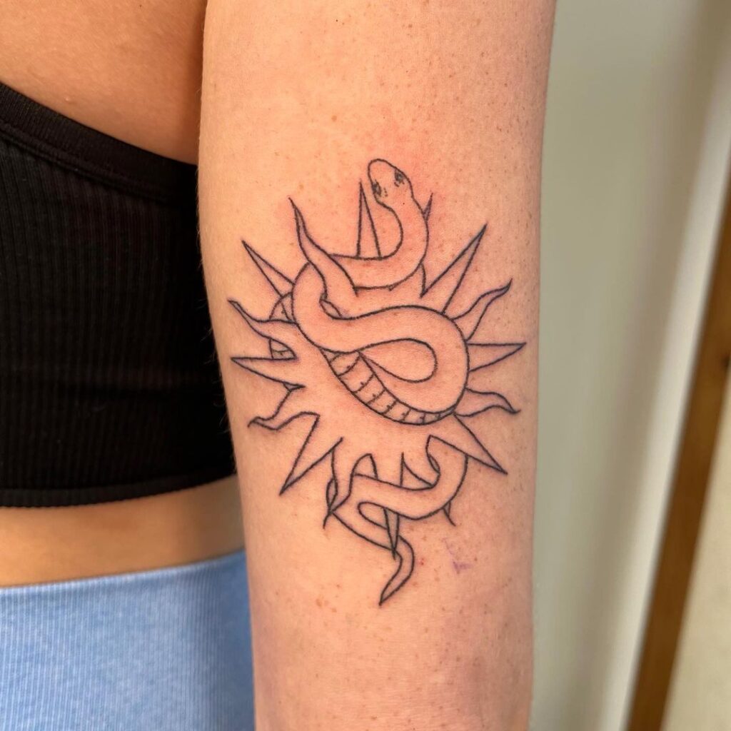 Tatuaggio del sole e del serpente