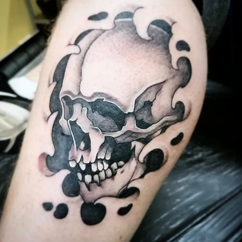 Wave-Shaped Pirate Skull