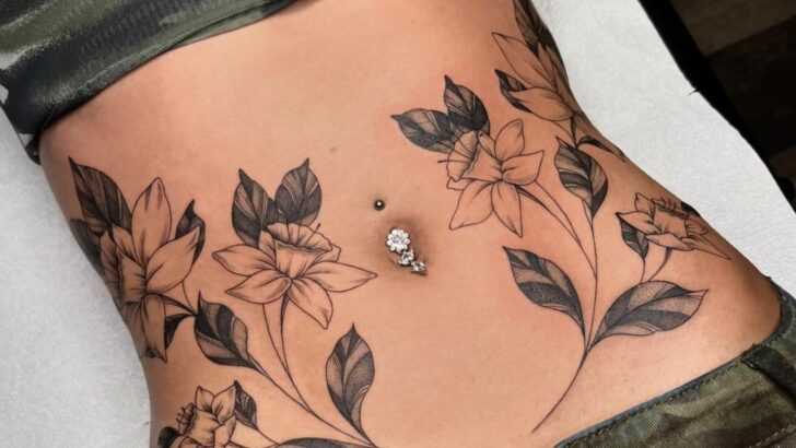 24 Cool Side Stomach Tattoos That Are Pure Art