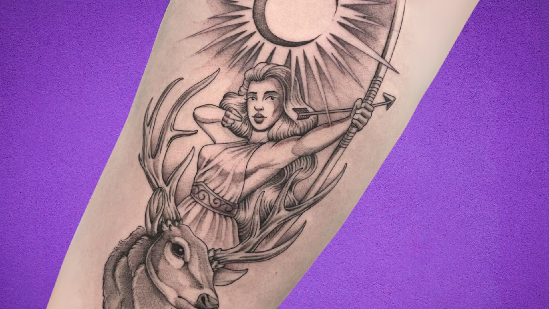 tatuagem de deusa para mulher