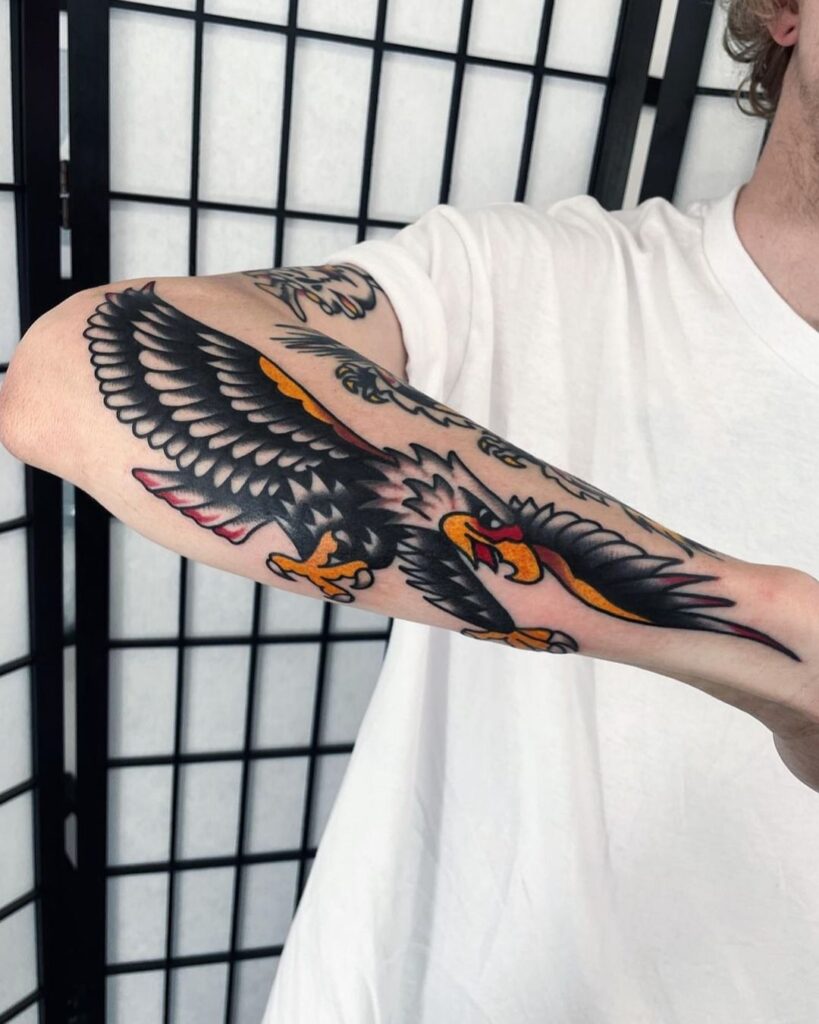 Tatuagem de águia tradicional americana