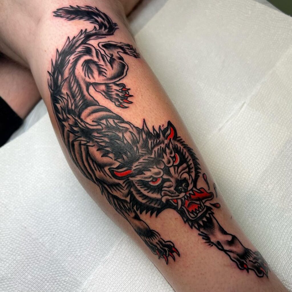 Tatuagem de lobo tradicional americana