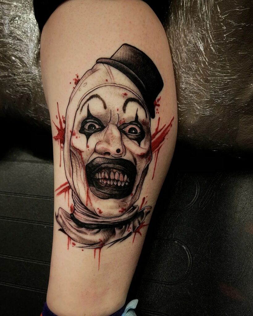 Art The Clown Tatuaje en la pantorrilla