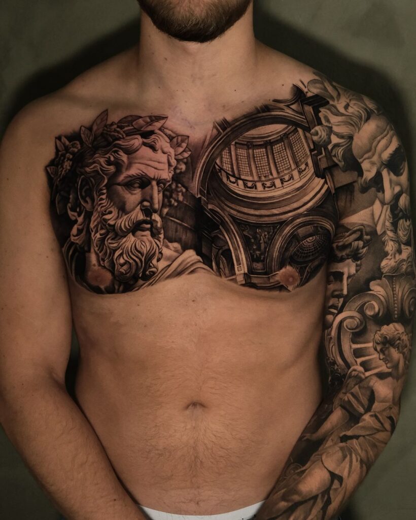 Tatuaggio classico sul petto