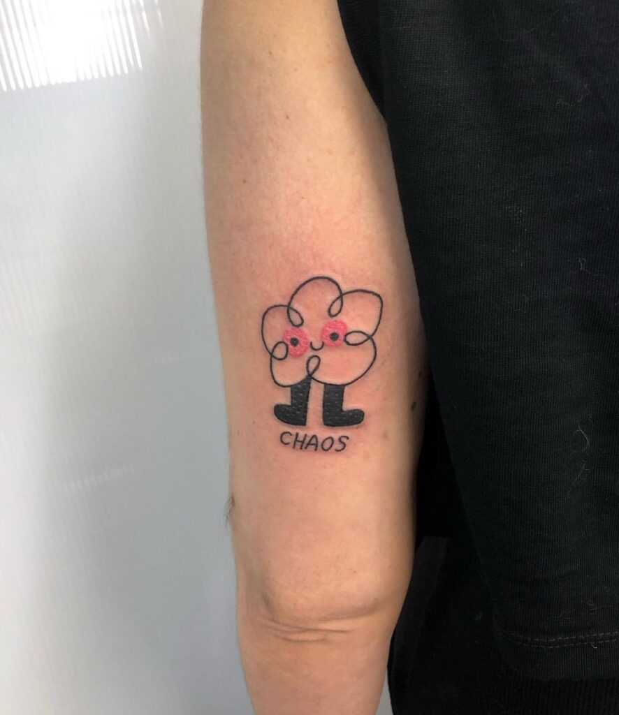 Tatuagem de flores do caos