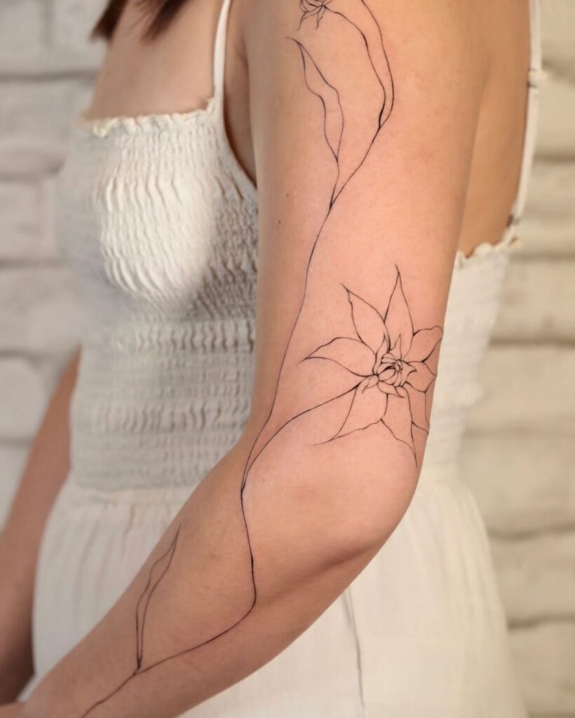 Manga de tatuagem de linha fina Dahlia