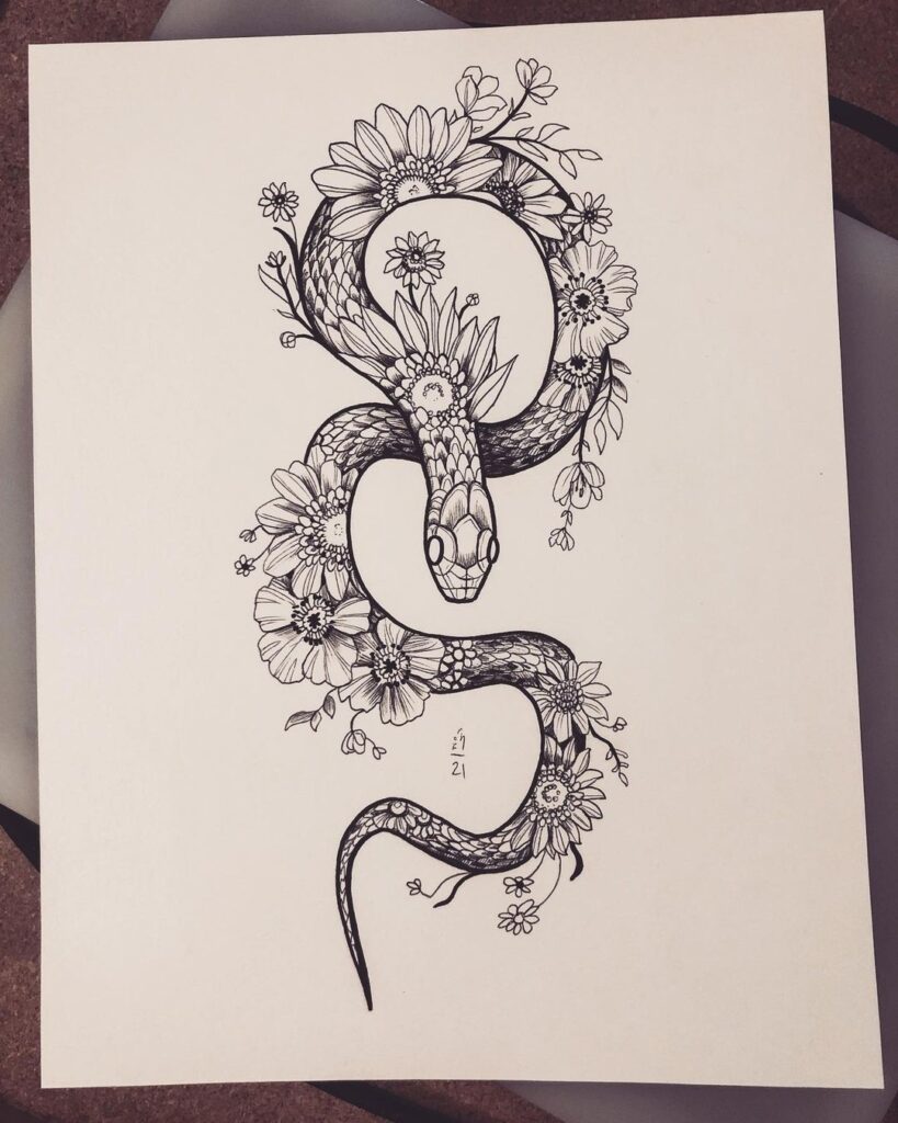 Desenho de tatuagem de cobra floral