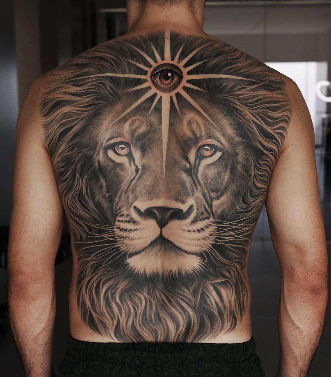 12 Super Realistic Male Lion Tattoos That Are A Symbol Of Power