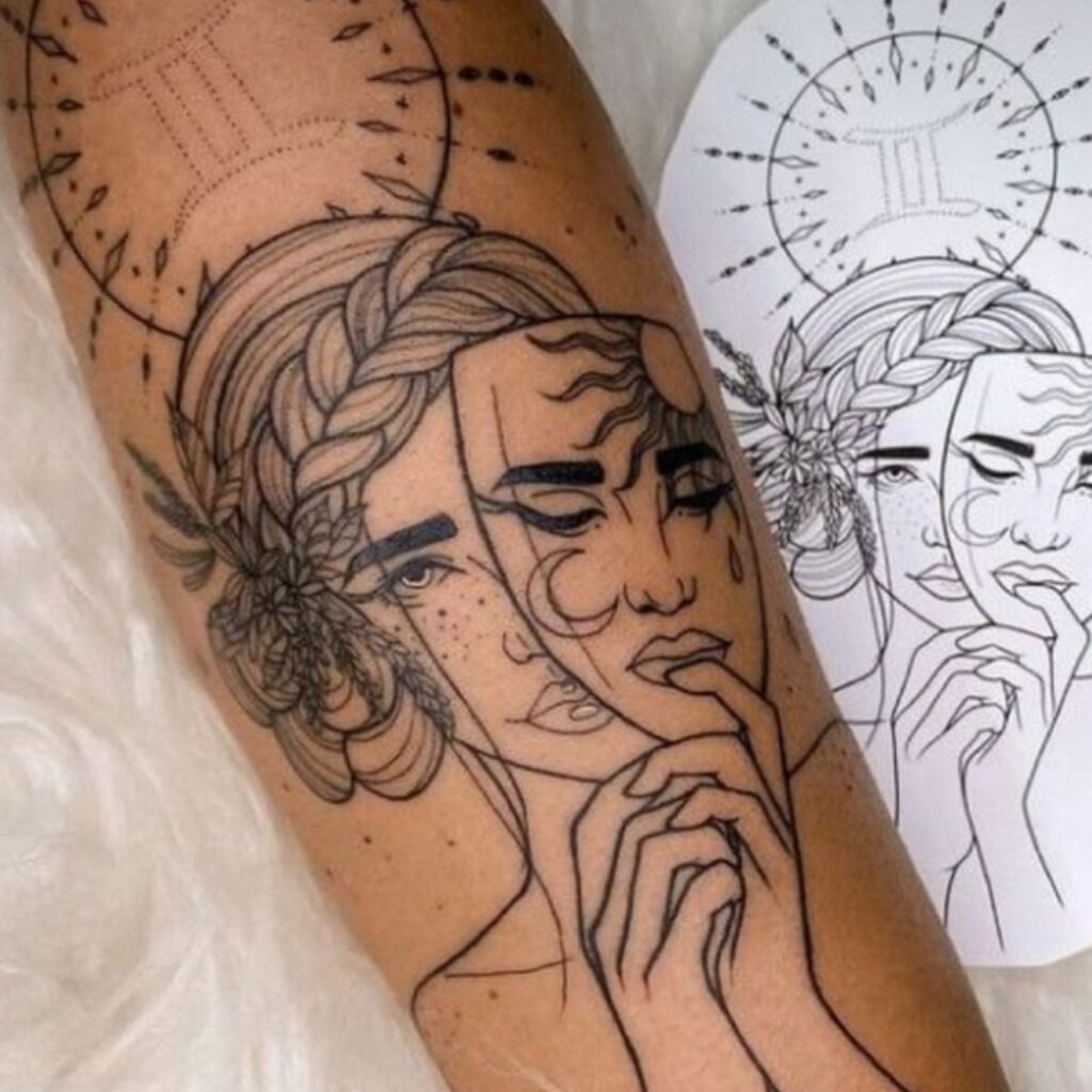 Tatuagem de gémeos a meio da manga