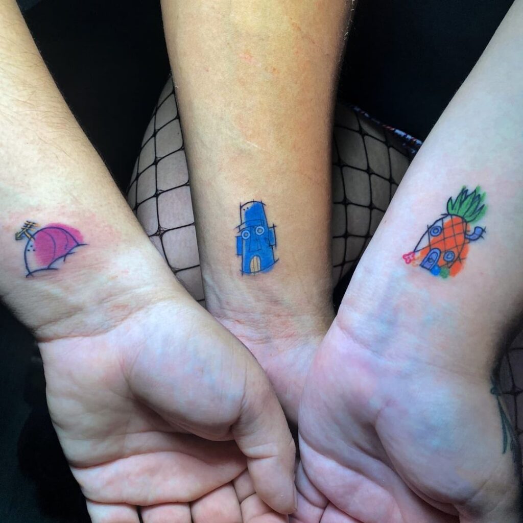 Tatuaje a juego de Bob Esponja