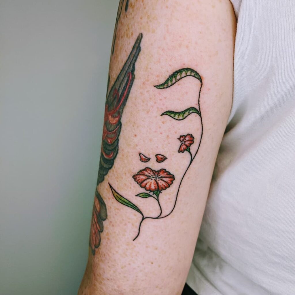  Tatuagem de flores com ilusão de ótica