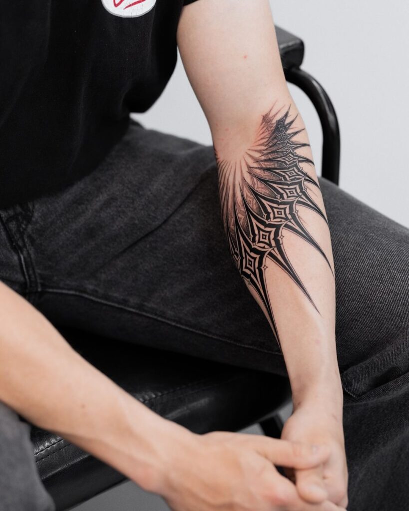 Tatuaggio ornamentale Blackwork