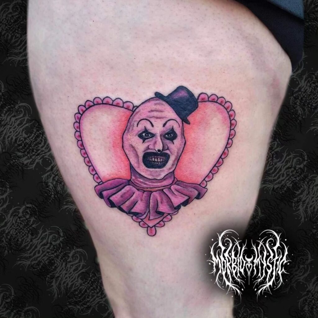 Arte rosa Il tatuaggio del clown