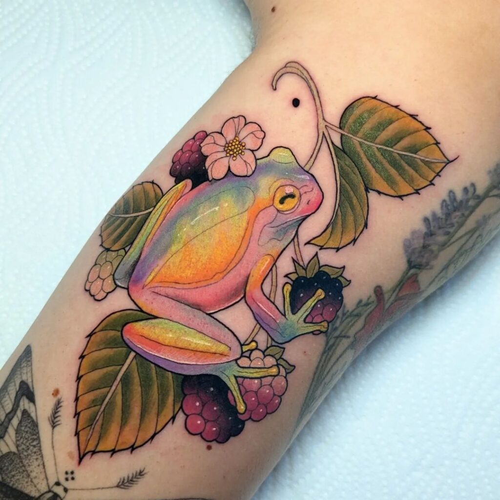 Tatuaggio saffico con rana arcobaleno