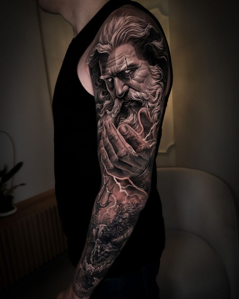 Tatuaje realista de Zeus en manga completa