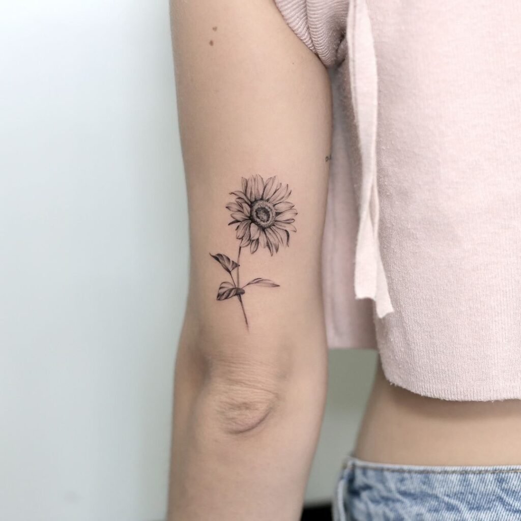 Tatuaggio con girasole