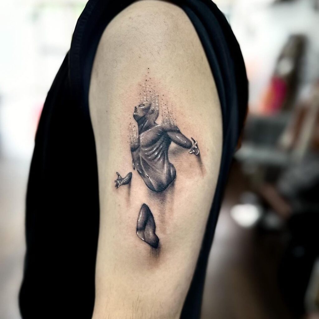 Tatuaje de ilusión surrealista