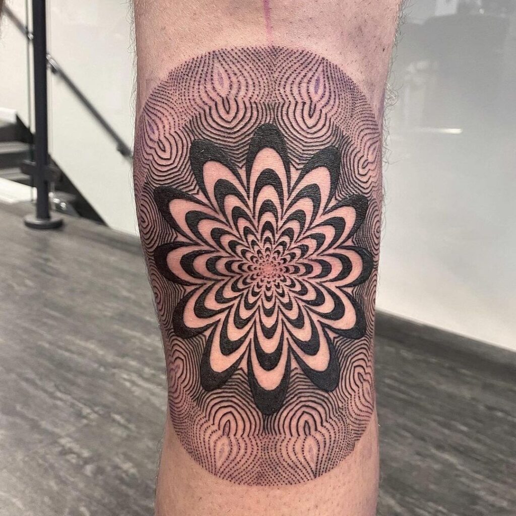 Tatuagem de Mandala Trippy