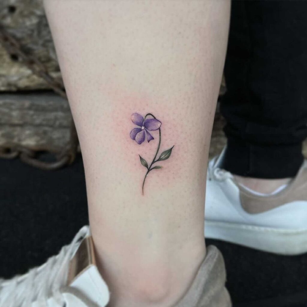 Tatuaggio saffico viola