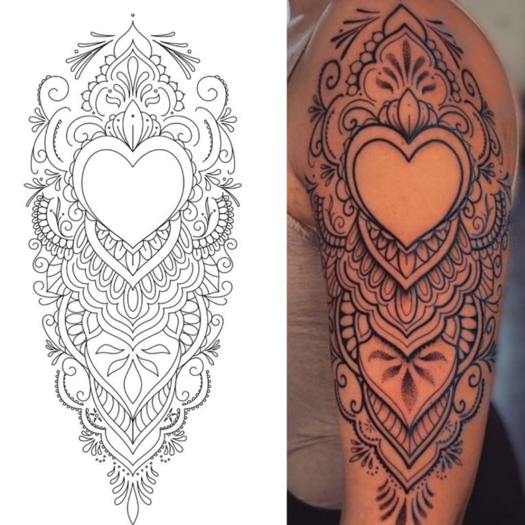 Tatuaggio a mezza manica con mandala a forma di cuore